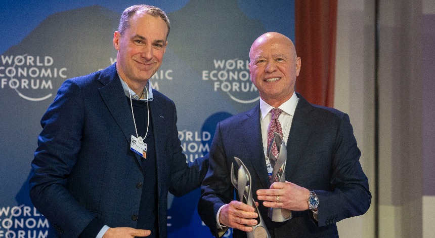 Koç Holding CEO'su Levent Çakıroğlu, Davos Zirvesi'nde Yapay Zekâ Destekli Sanayi Dönüşümünü Aktardı