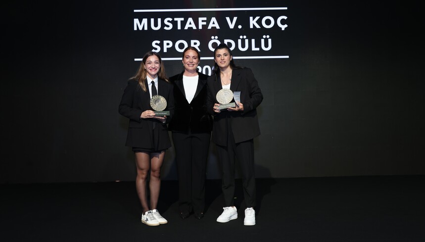 Busenaz Sürmeneli ve Buse Naz Çakıroğlu, 2023 Mustafa V. Koç Spor Ödülü&#39;nün Sahibi Oldu